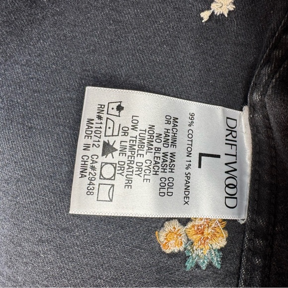 DRIFTWOOD Embroidered Spring Trucker Jacket Black Floral Denim Size Large - Picture 8 of 15
